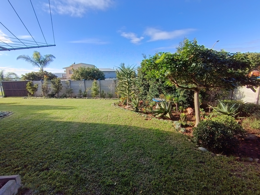 3 Bedroom Property for Sale in Wavecrest Eastern Cape